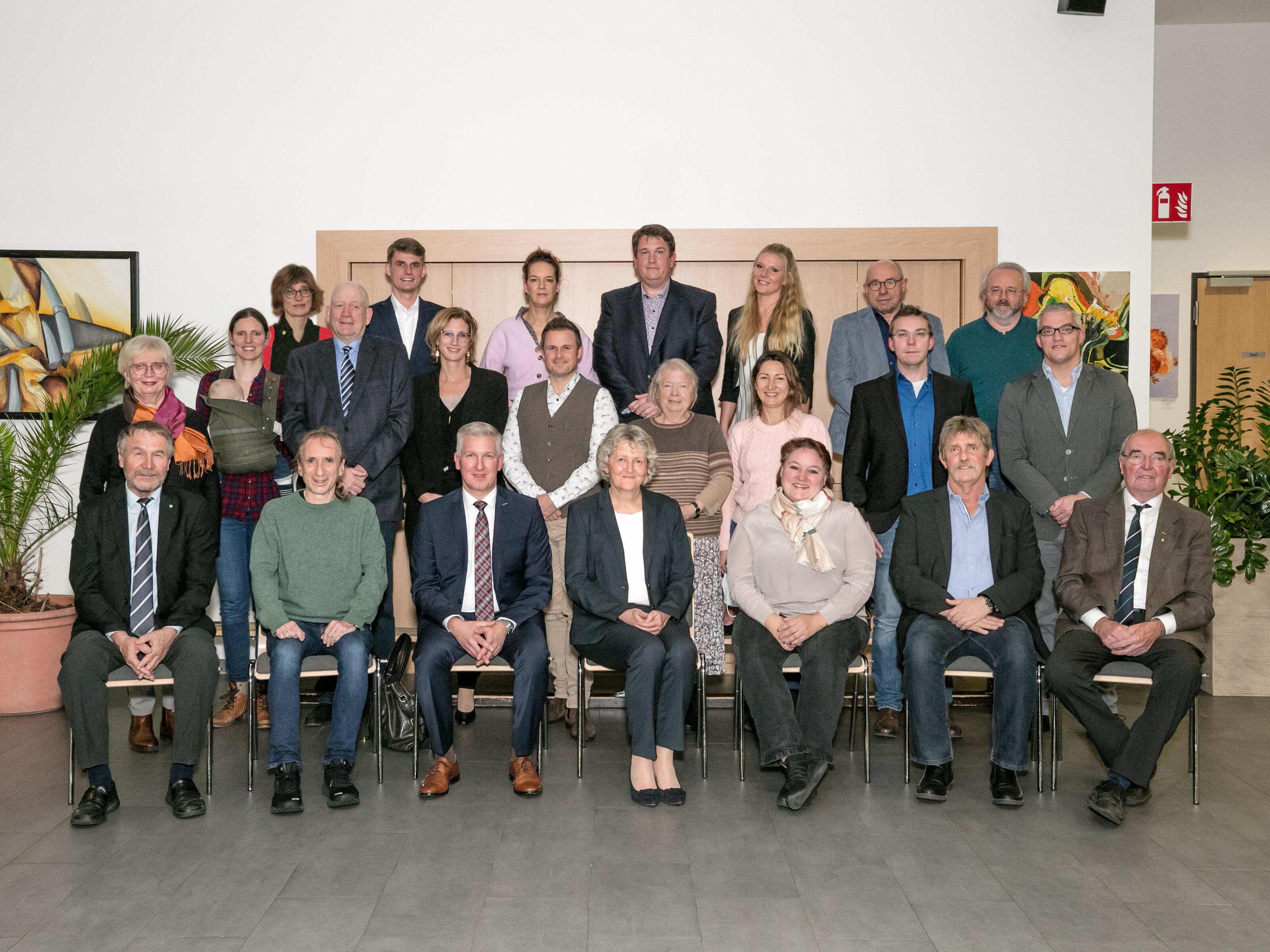 Gruppenfoto der Ratsmitglieder der Gemeinde Meine ab 2021
